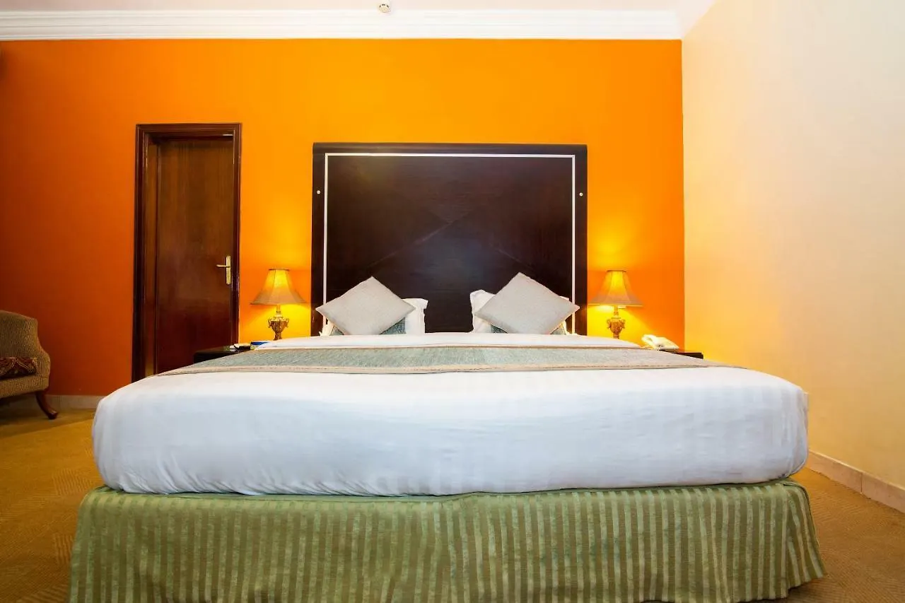 Al Hamra Palace Aparthotel Falastin Джедда 3*,